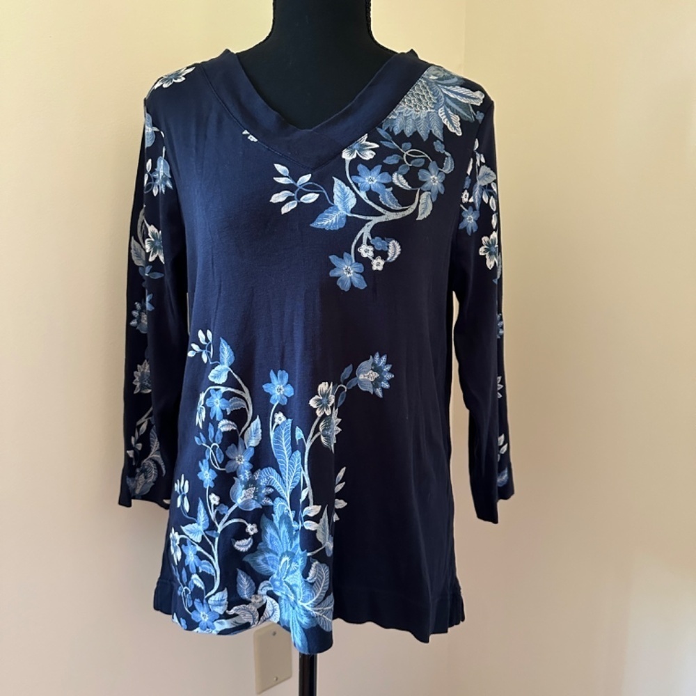 **CHICO'S* Blue Floral Long Sleeve V-Neck Shirt Size 1 (Small/8)